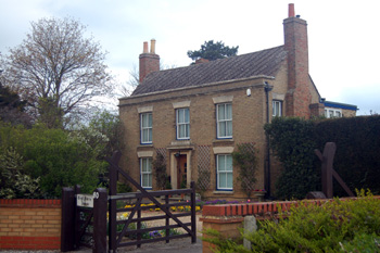 80 London Road - West Farmhouse - March 2010